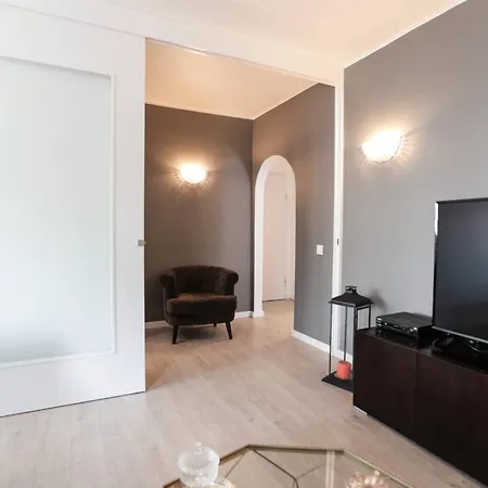 Lisbon South 아파트 알마다